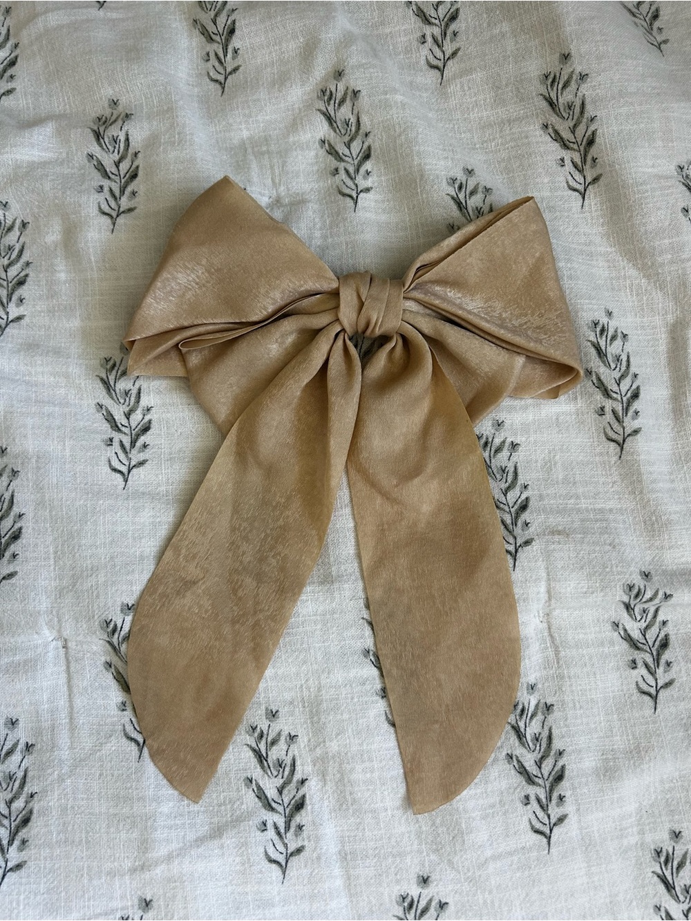 Neutral Tan Large Bow Hair Clip